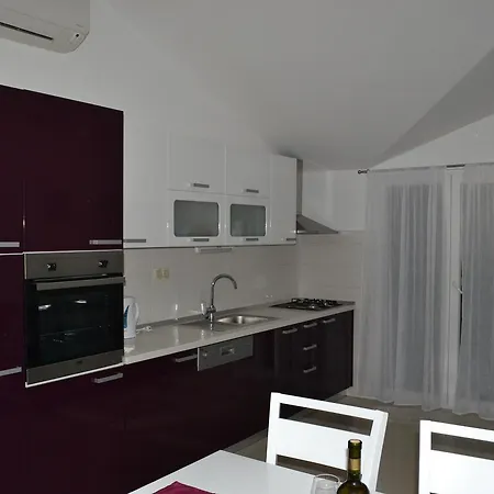 Grebastica 13365b Apartmán